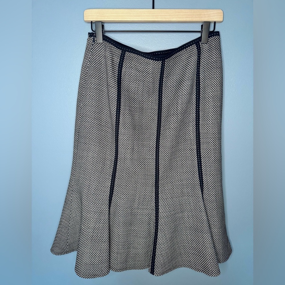 Escada 100% Virgin Wool Textured Designer Skirt | Size 40 - Picture 5 of 5